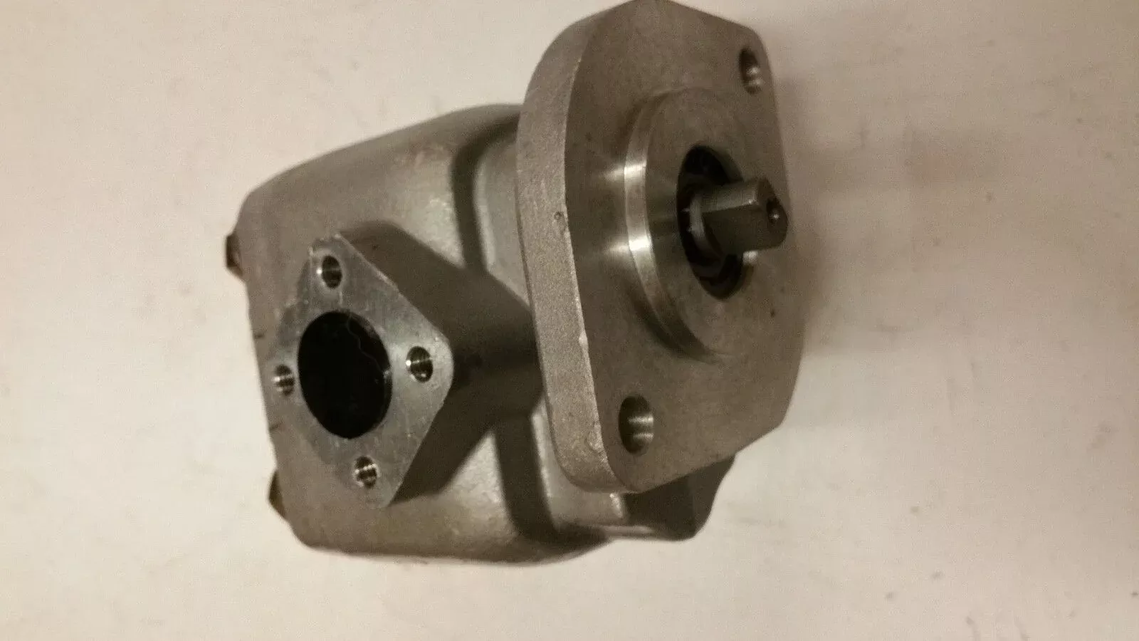 38180-3610-0 New Kubota/Zennoh L2002 Hydraulic Oil Pressure Pump