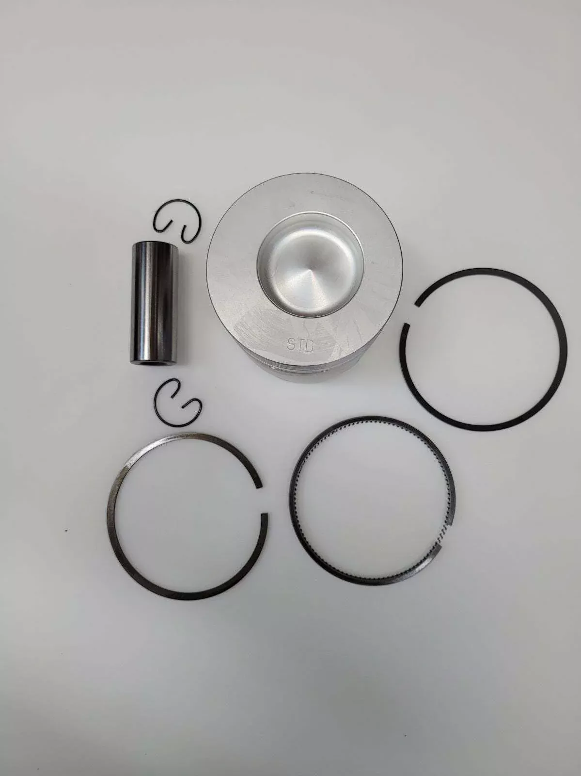 Standard Piston and Ring Set for Kubota L2650DT-GST Glide shift 4wd
